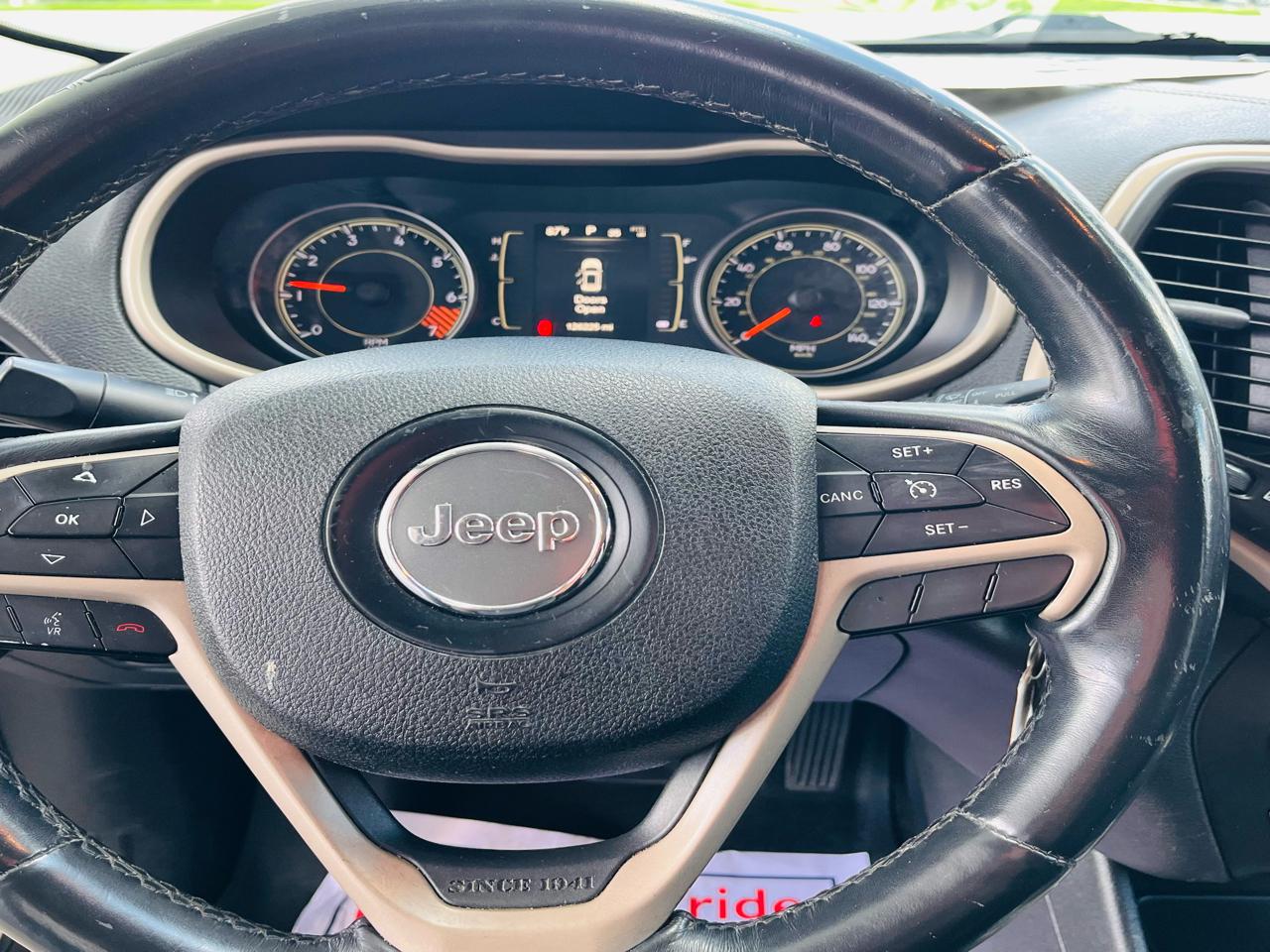 Jeep Cherokee Latitude 4WD 2015