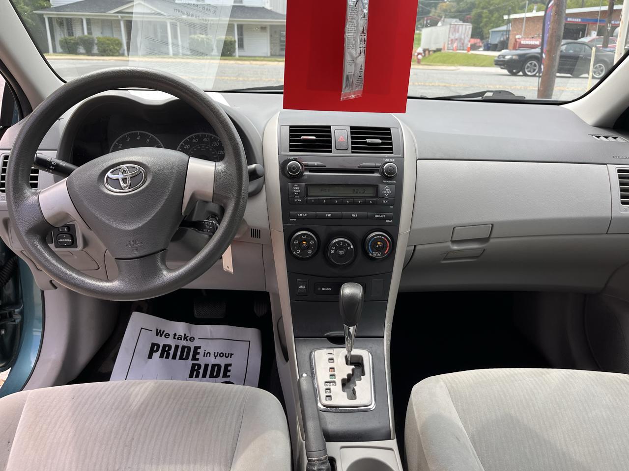 Toyota Corolla LE 2010