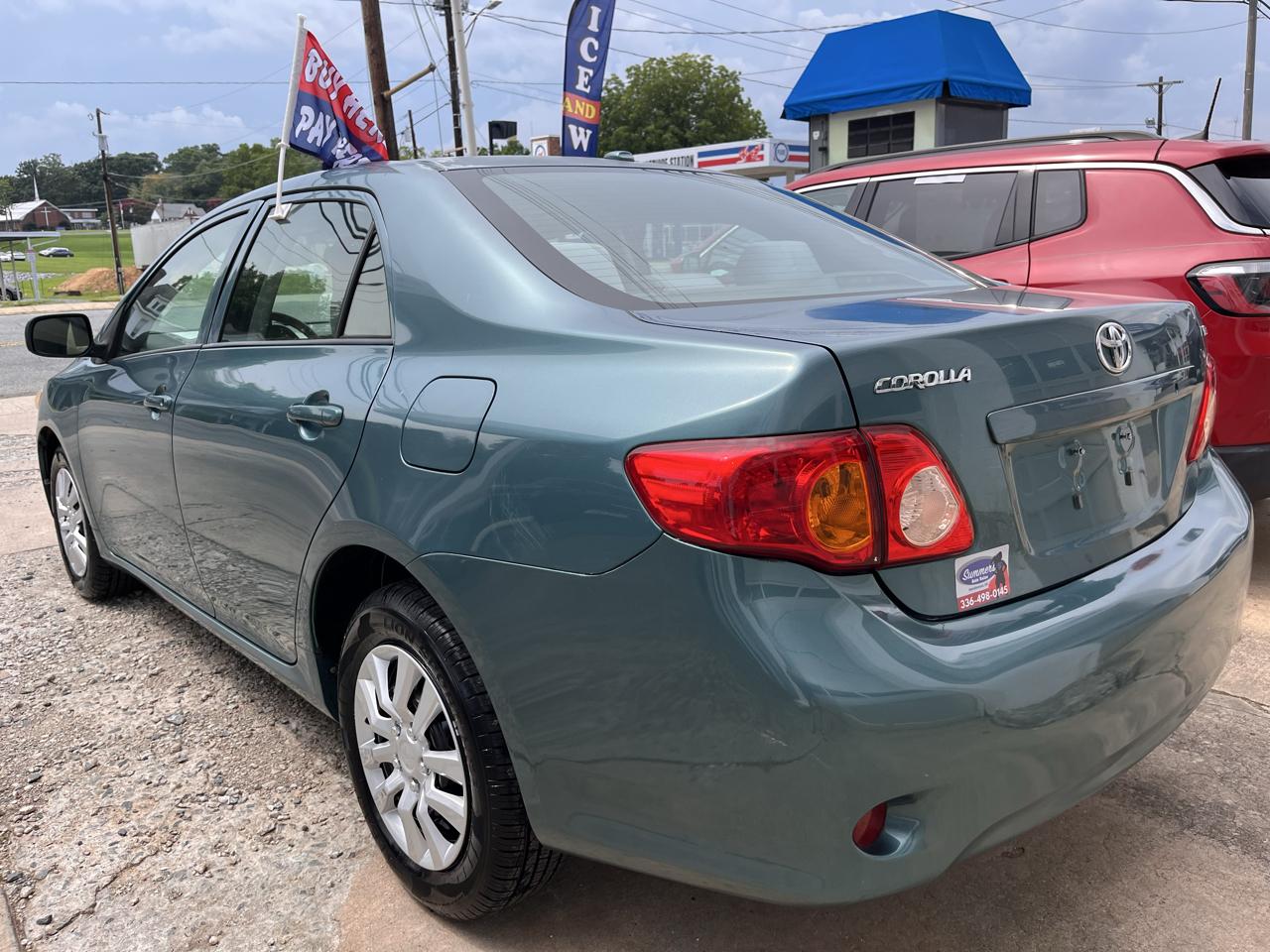 Toyota Corolla LE 2010