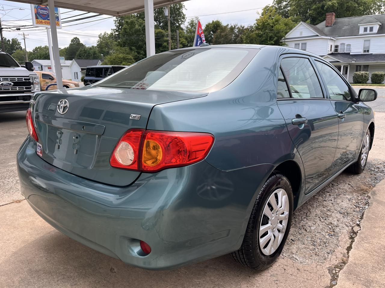 Toyota Corolla LE 2010