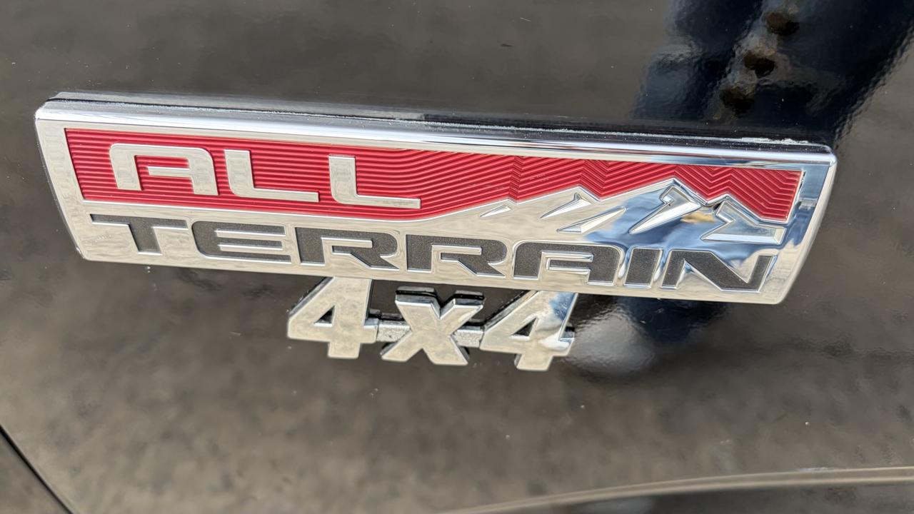 GMC Canyon SLE Crew Cab 4WD Short Box 2015