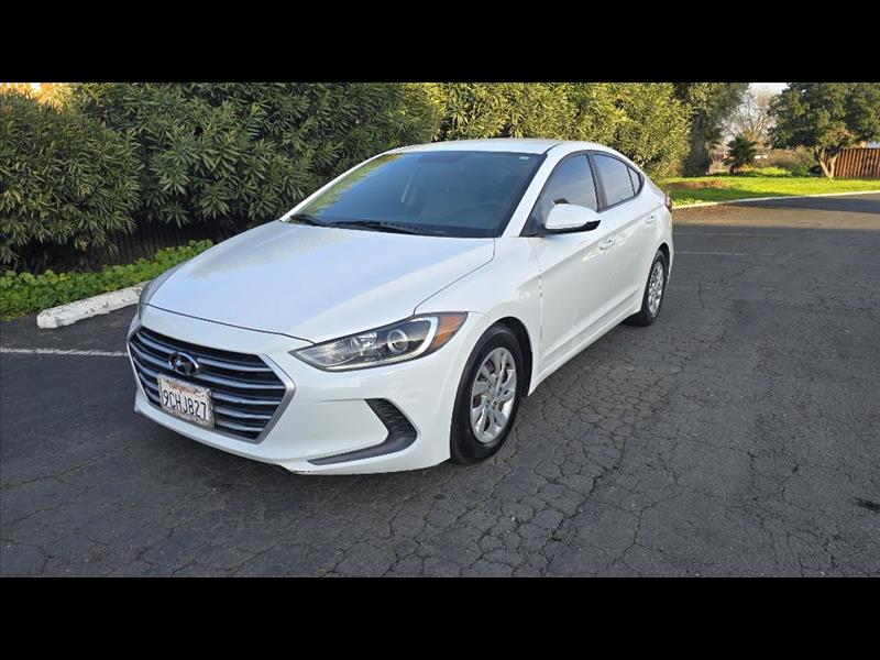 2017 Hyundai Elantra SE 6AT
