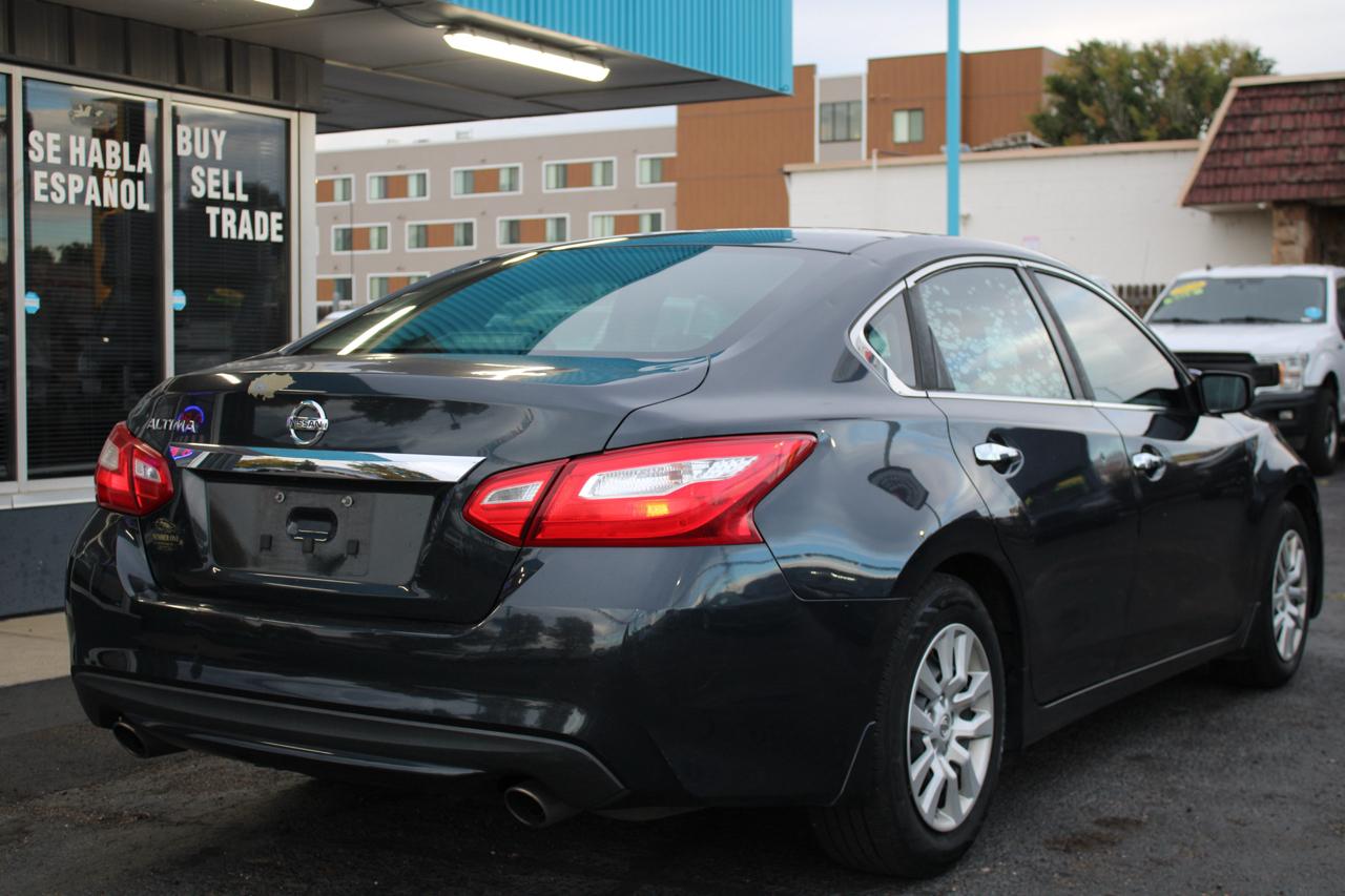 Nissan Altima photo 5