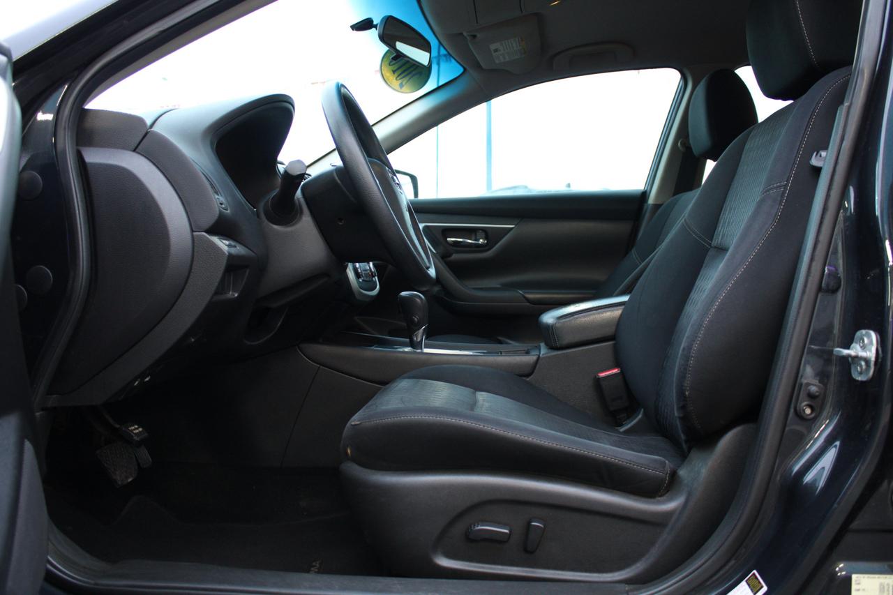 Nissan Altima photo 10