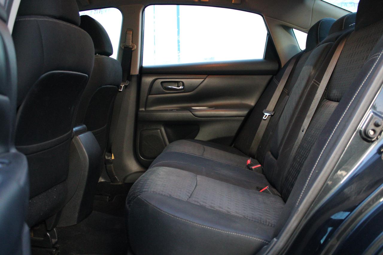 Nissan Altima photo 17