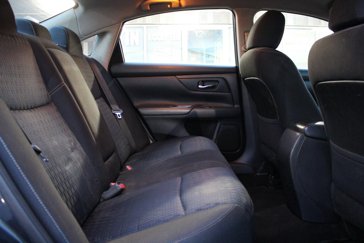 Nissan Altima photo 18