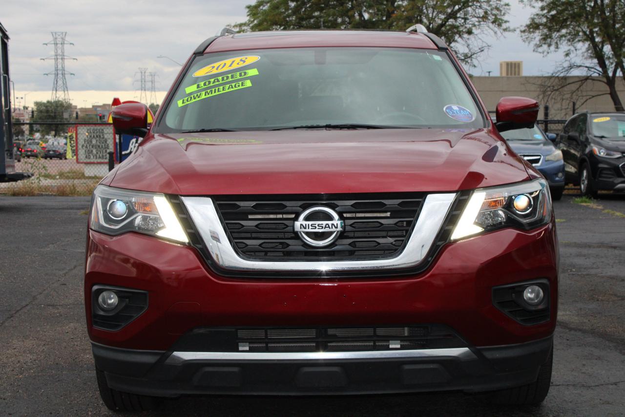 Nissan Pathfinder photo 2