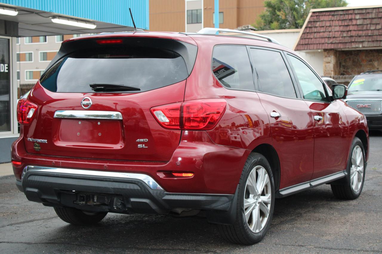 Nissan Pathfinder photo 5