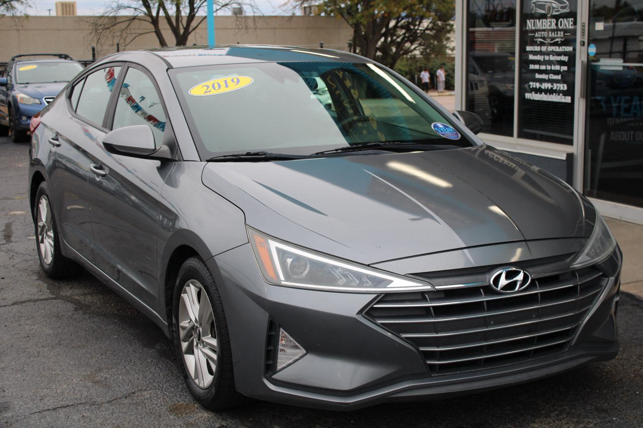 Hyundai Elantra photo 3
