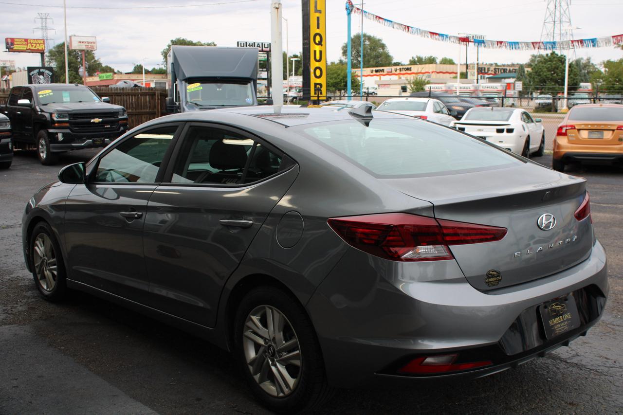 Hyundai Elantra photo 7