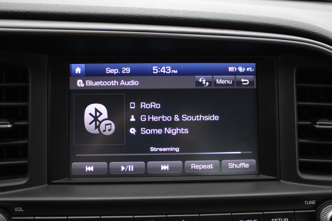 Hyundai Elantra photo 13