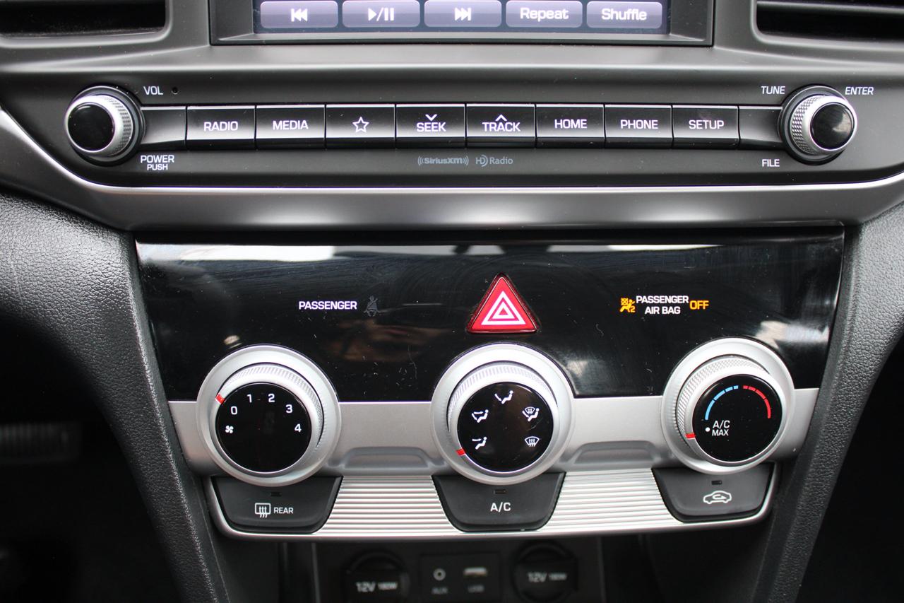 Hyundai Elantra photo 14