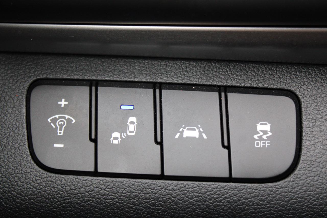 Hyundai Elantra photo 15