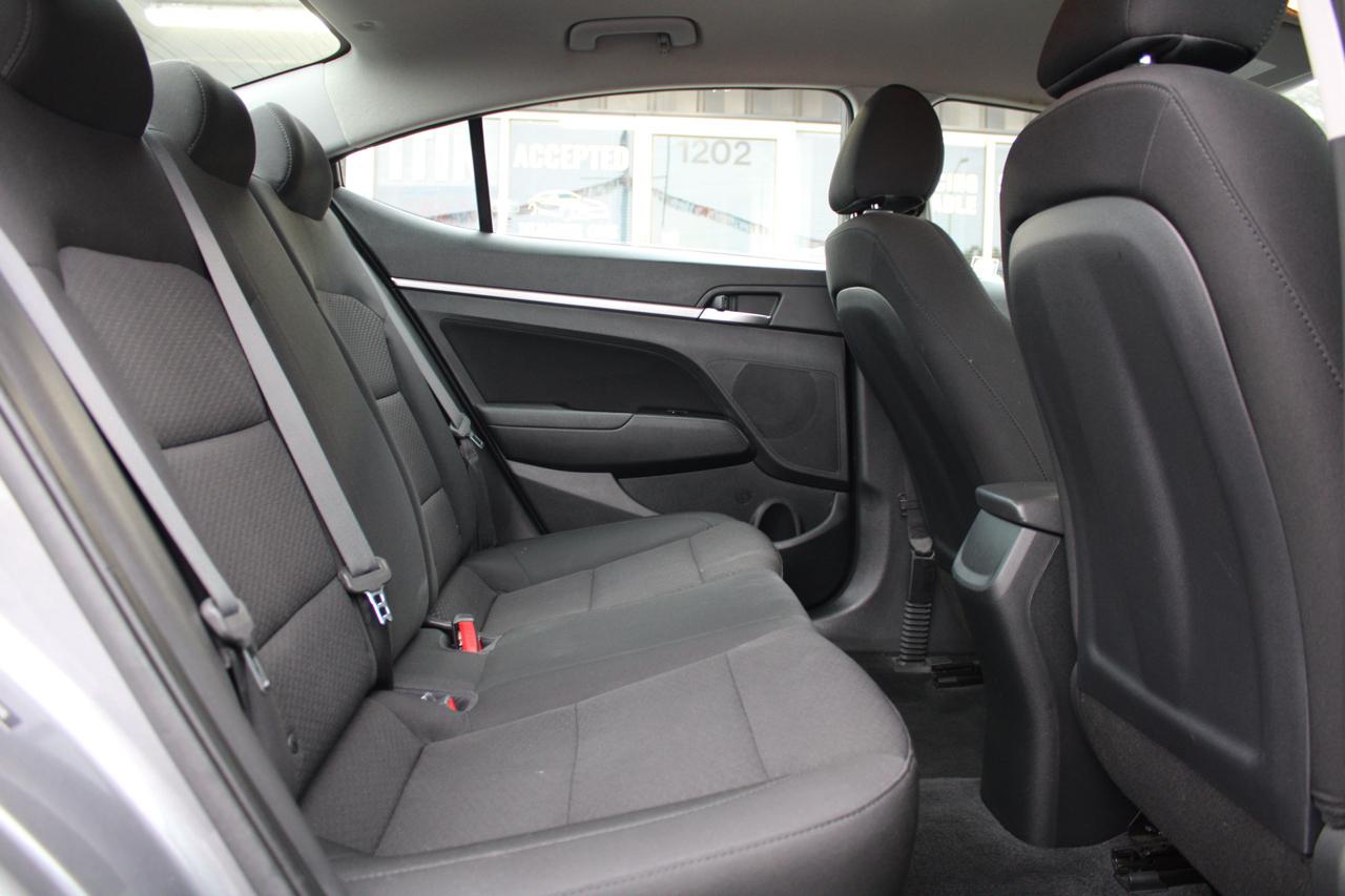 Hyundai Elantra photo 17