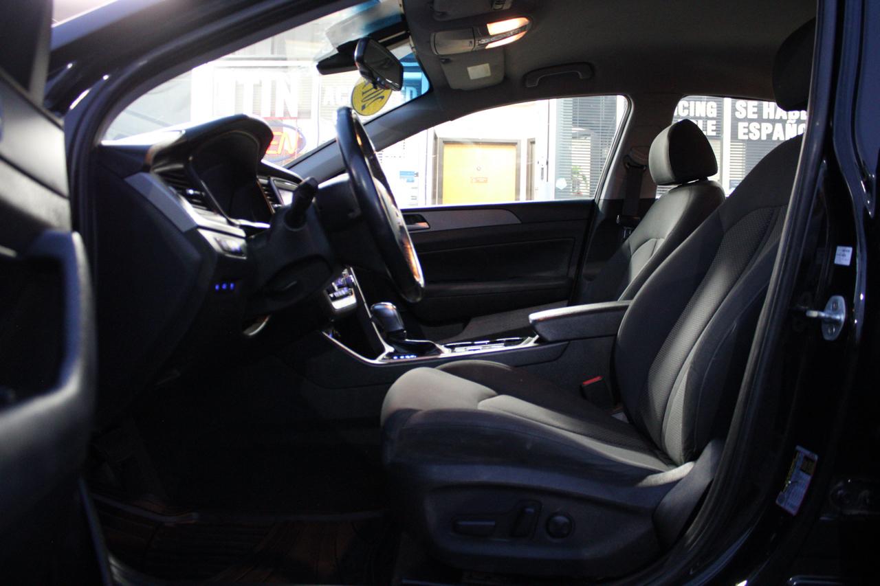 Hyundai Sonata photo 10