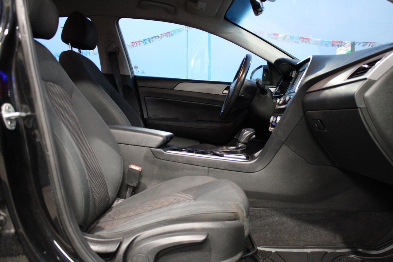 Hyundai Sonata photo 11