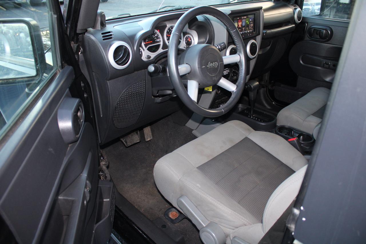 Jeep Wrangler photo 9