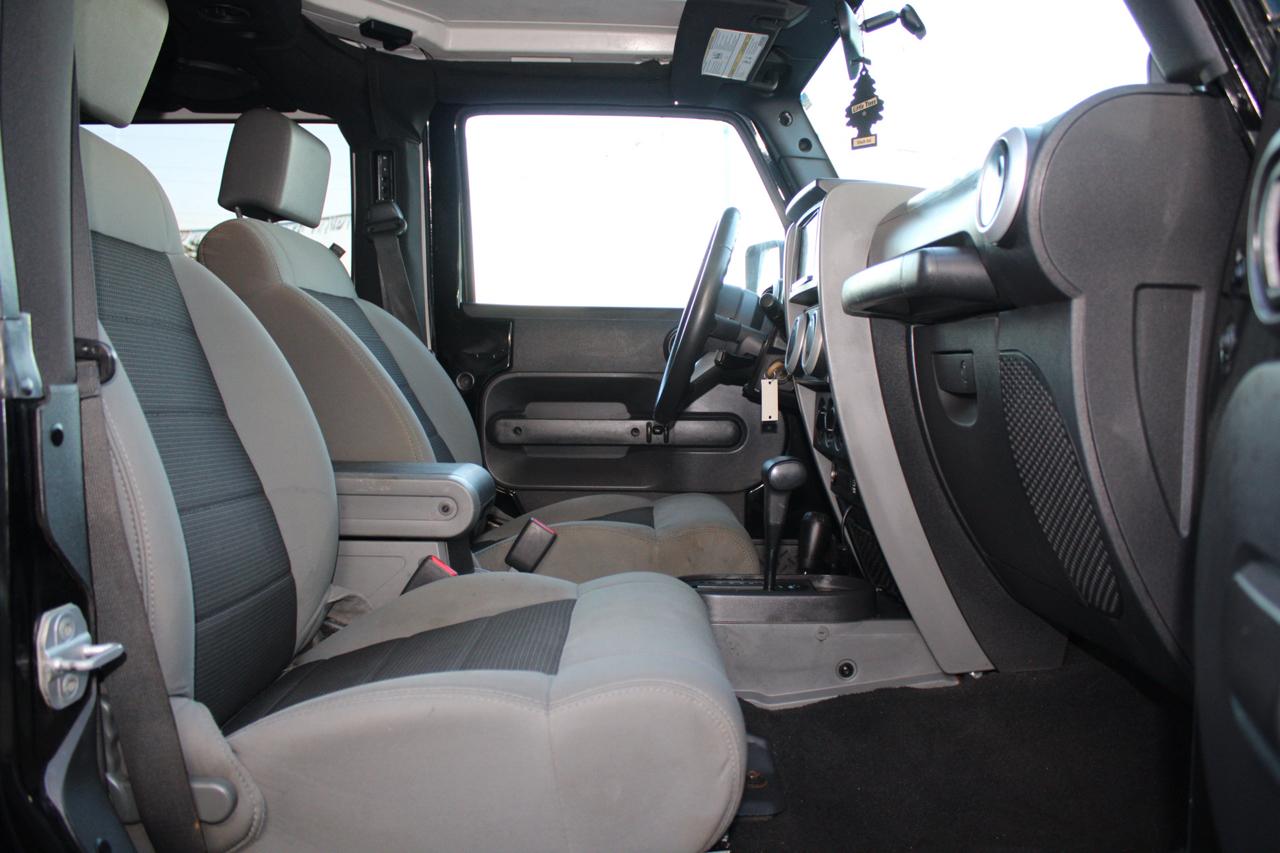 Jeep Wrangler photo 11