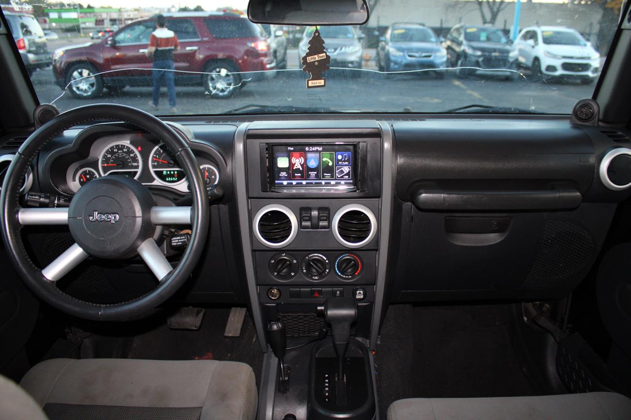 Jeep Wrangler photo 12