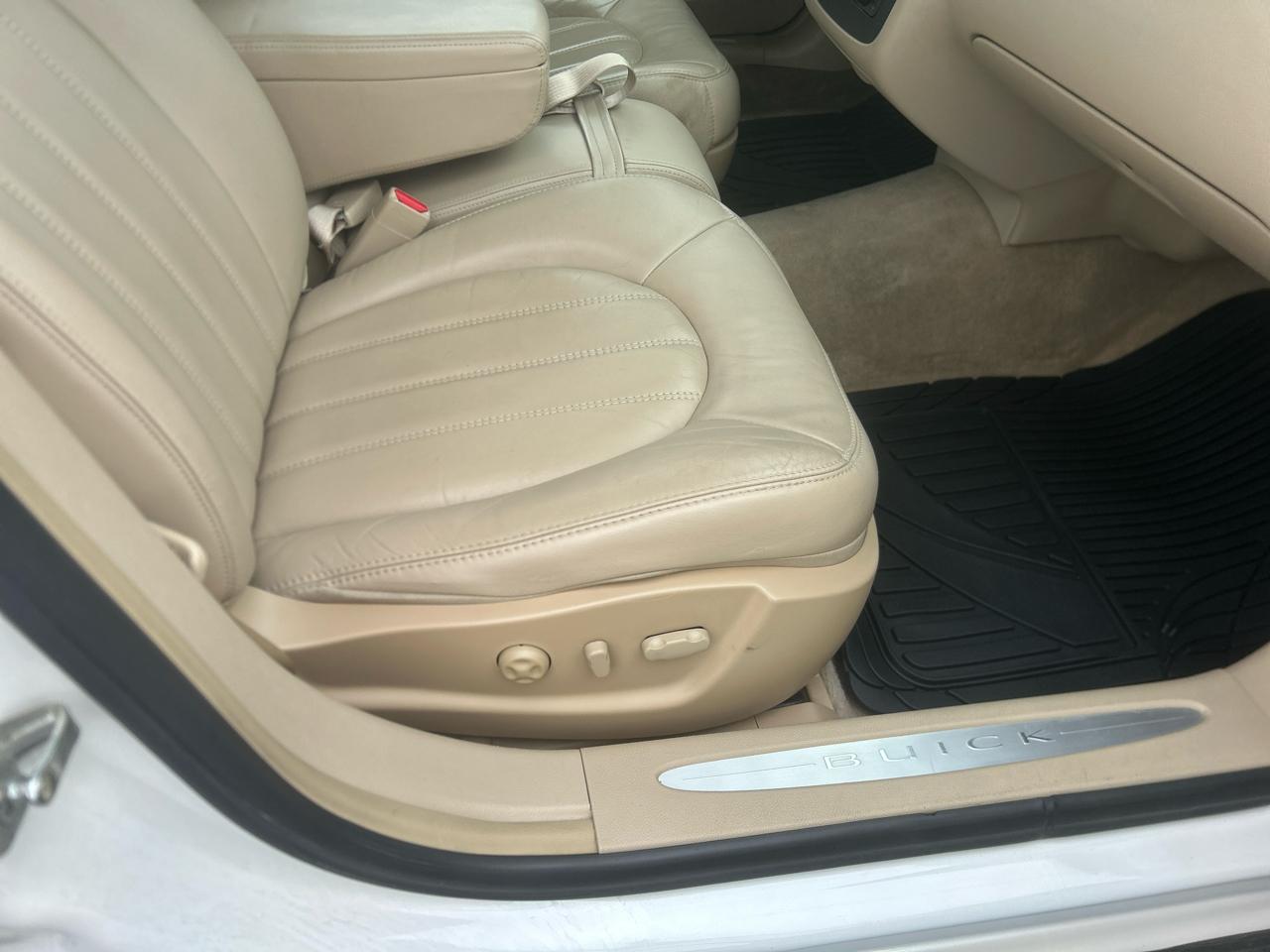Buick Lucerne CXL 2010