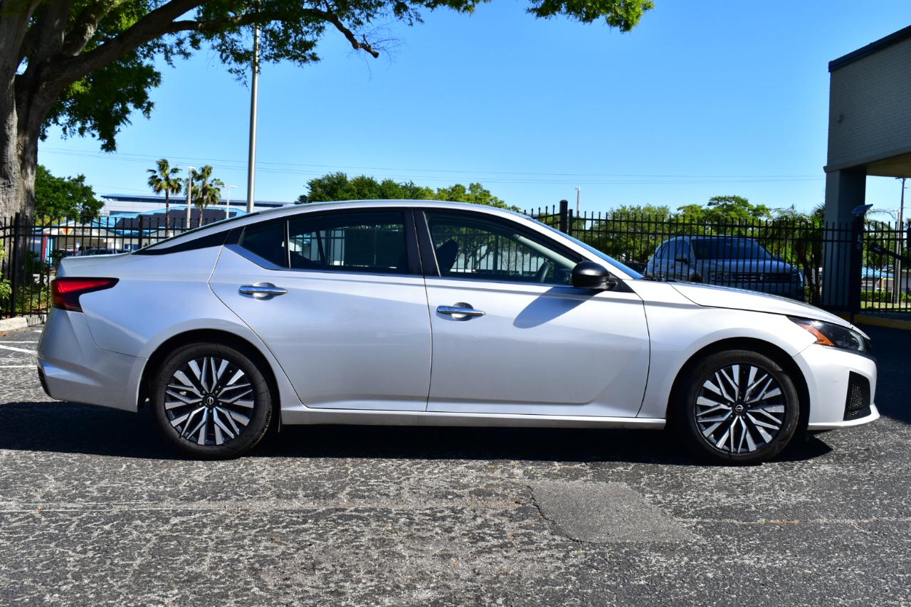 Nissan Altima 2.5 SV Sedan 2024