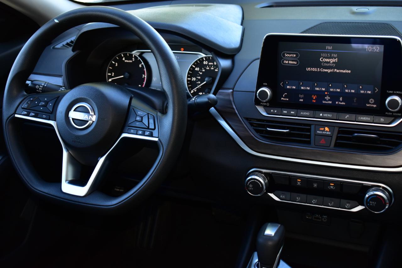 Nissan Altima 2.5 SV Sedan 2024