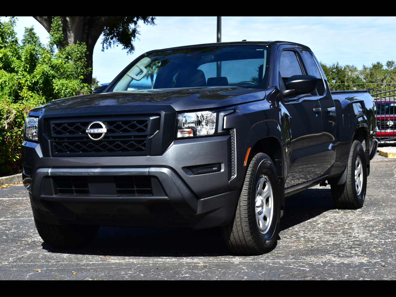2022 Nissan Frontier S's photo