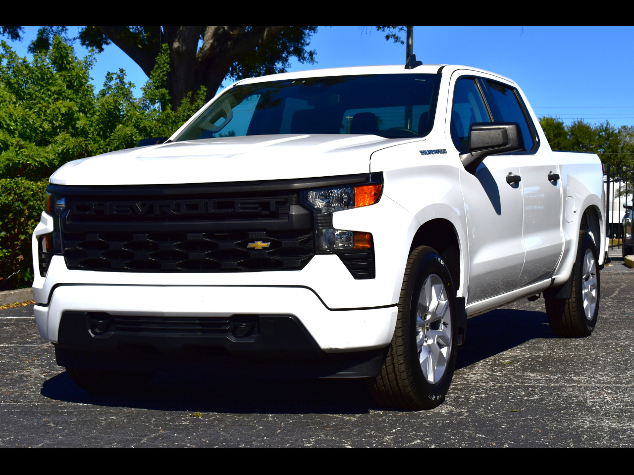 2023 Chevrolet Silverado 1500 2WD Crew Cab 147" Custom