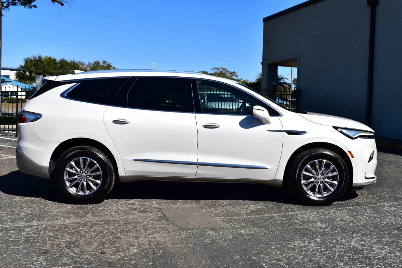Buick Enclave FWD 4dr Essence 2023