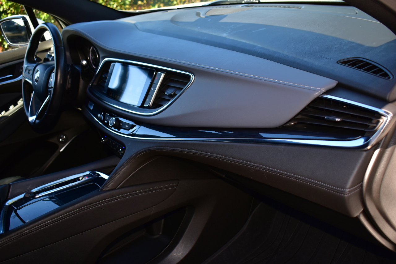 Buick Enclave FWD 4dr Essence 2023