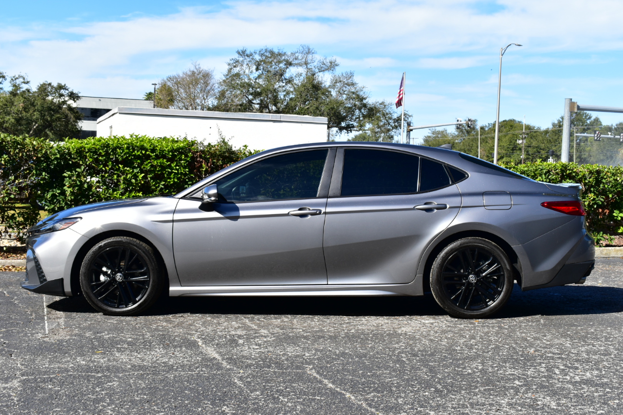 Toyota Camry LE (Natl) 2025