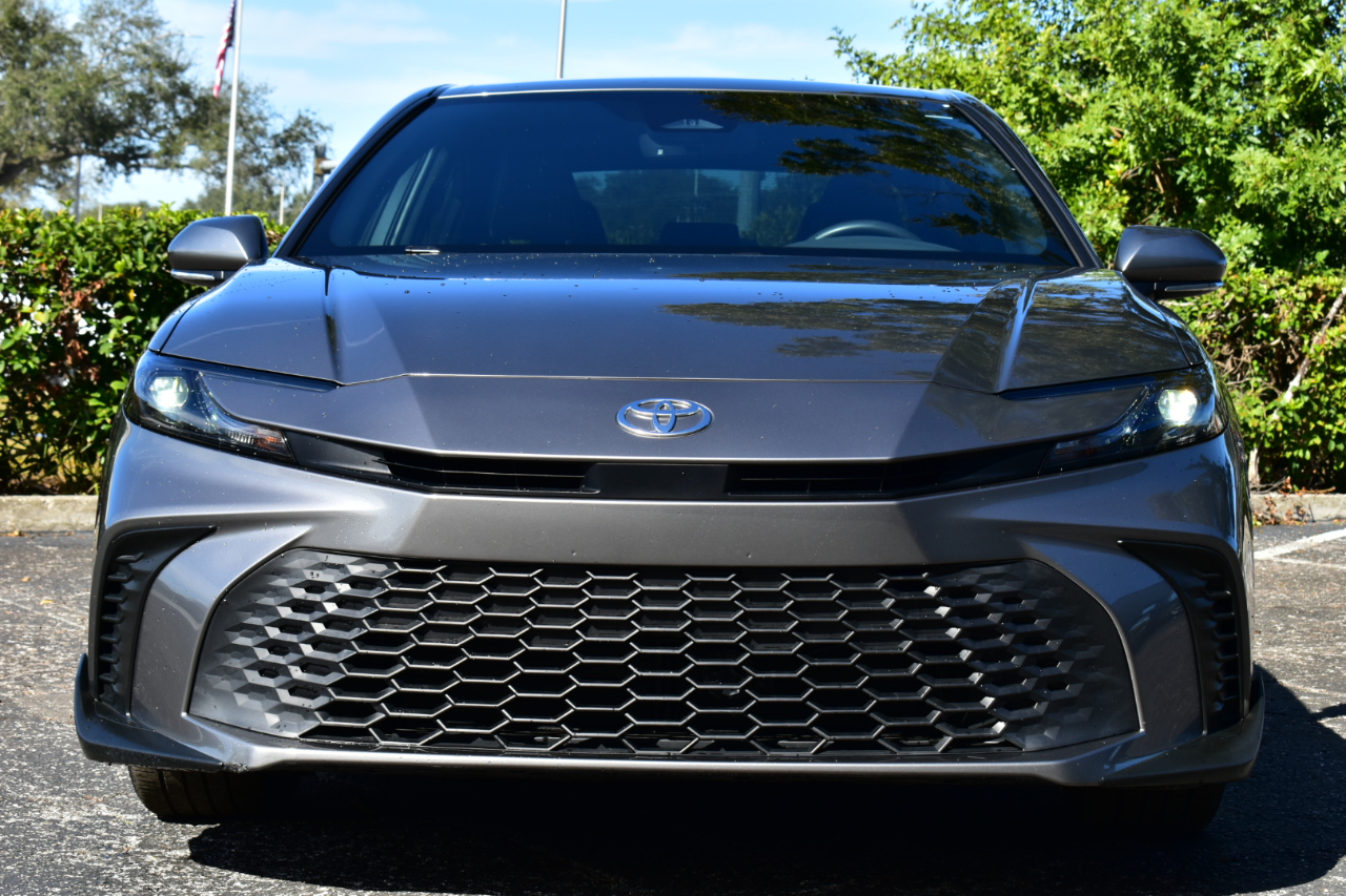 Toyota Camry LE (Natl) 2025