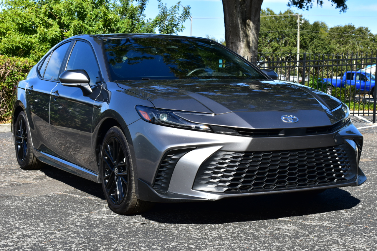 Toyota Camry LE (Natl) 2025