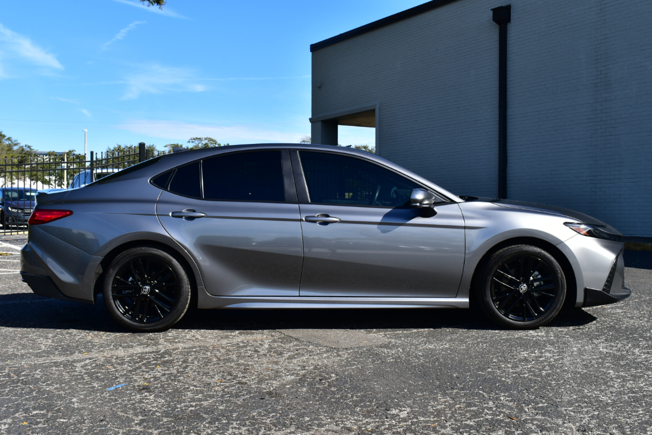 Toyota Camry LE (Natl) 2025