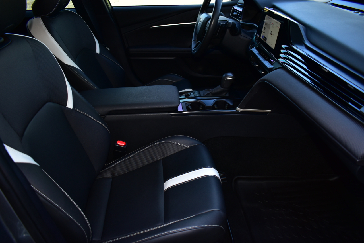 Toyota Camry LE (Natl) 2025