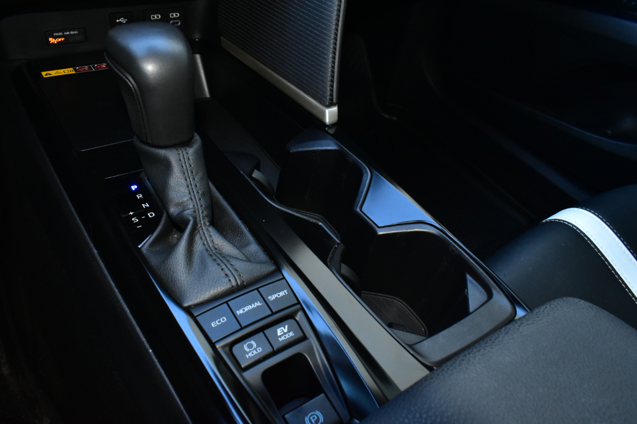 Toyota Camry LE (Natl) 2025