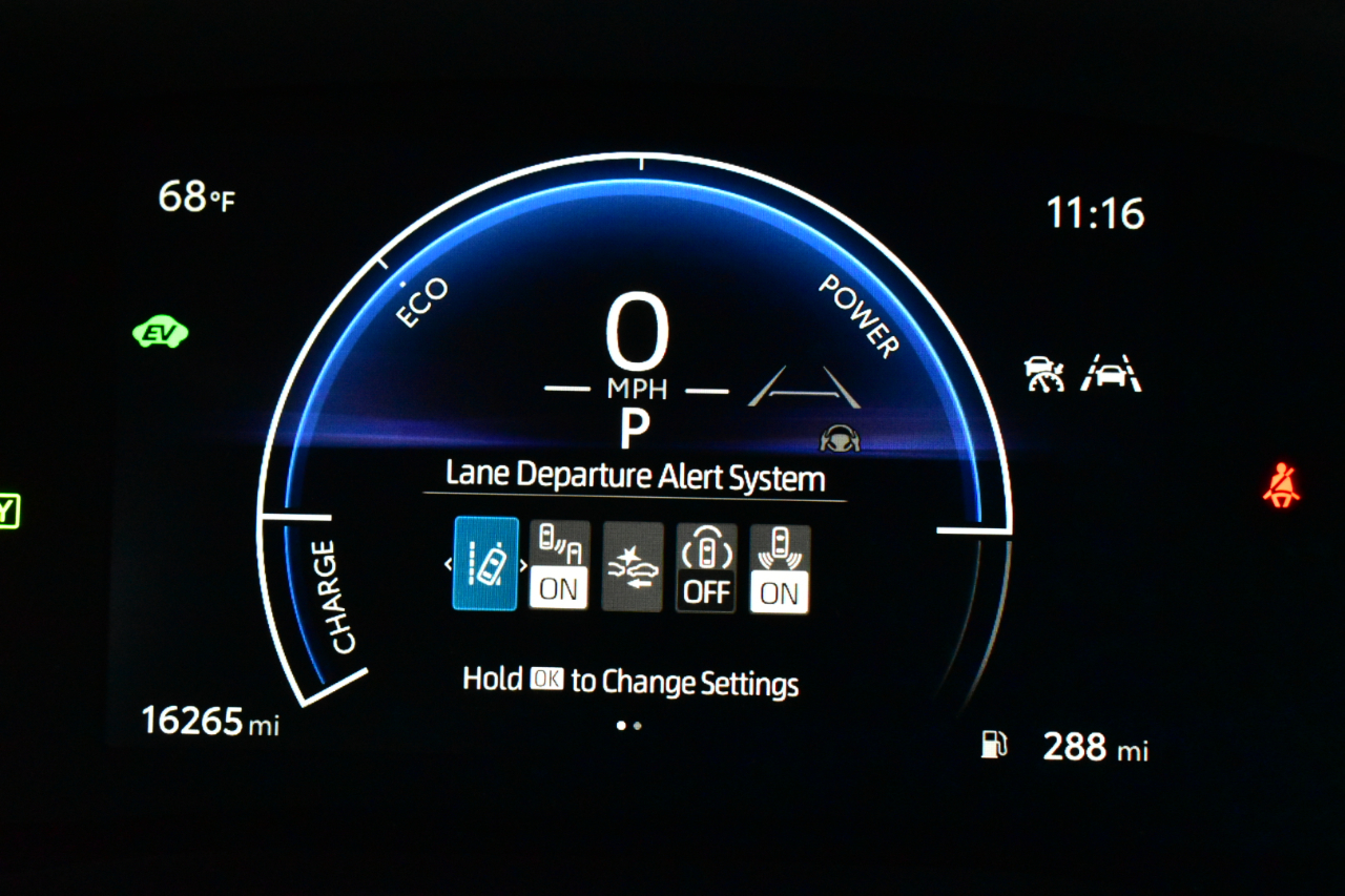 Toyota Camry LE (Natl) 2025