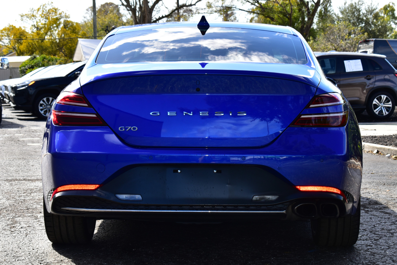 Genesis G70 2.0T RWD 2022