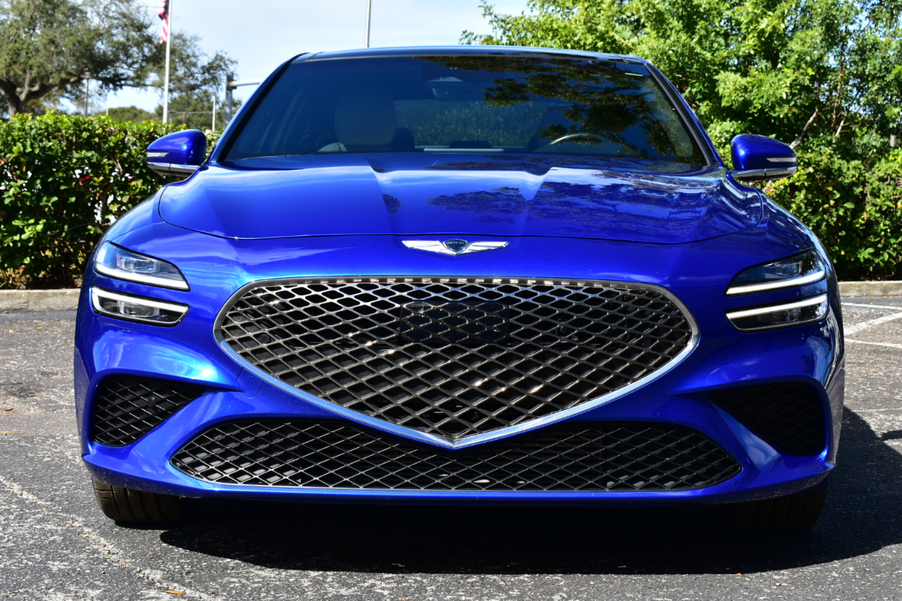 Genesis G70 2.0T RWD 2022