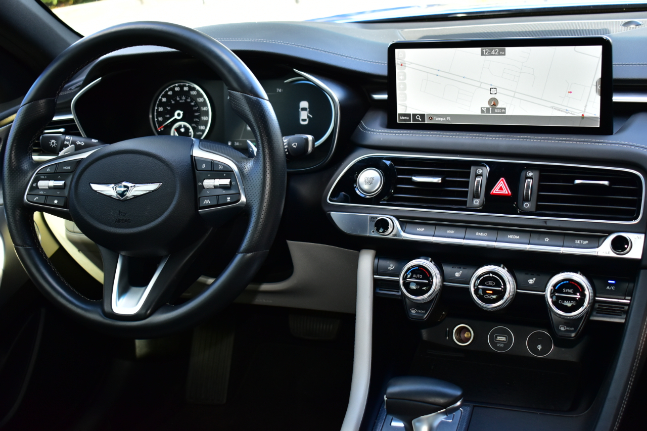 Genesis G70 2.0T RWD 2022