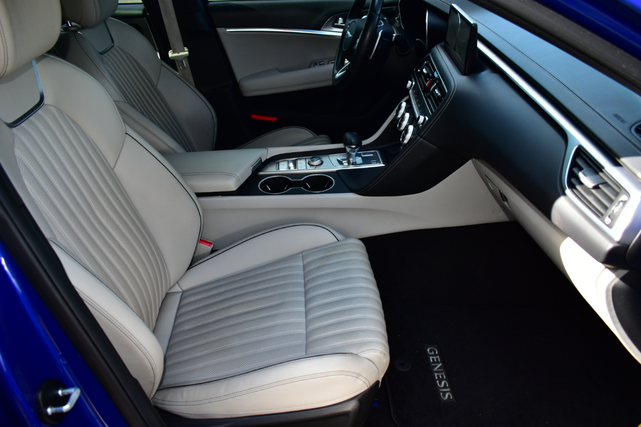 Genesis G70 2.0T RWD 2022