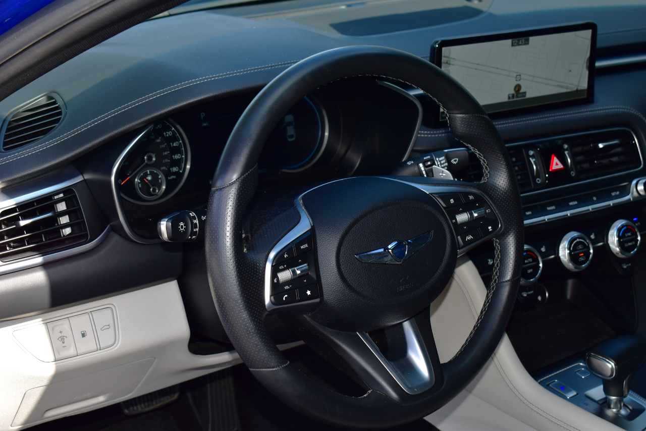 Genesis G70 2.0T RWD 2022