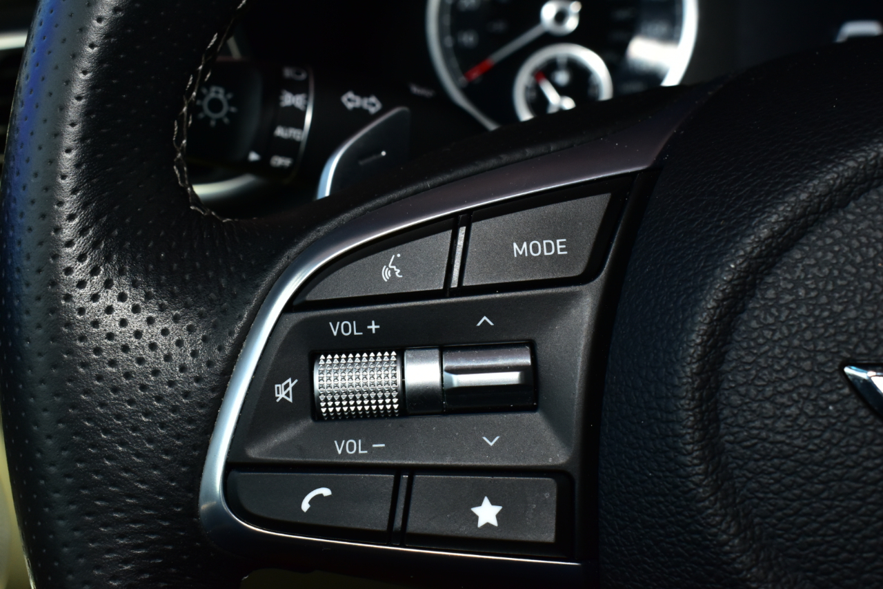 Genesis G70 2.0T RWD 2022