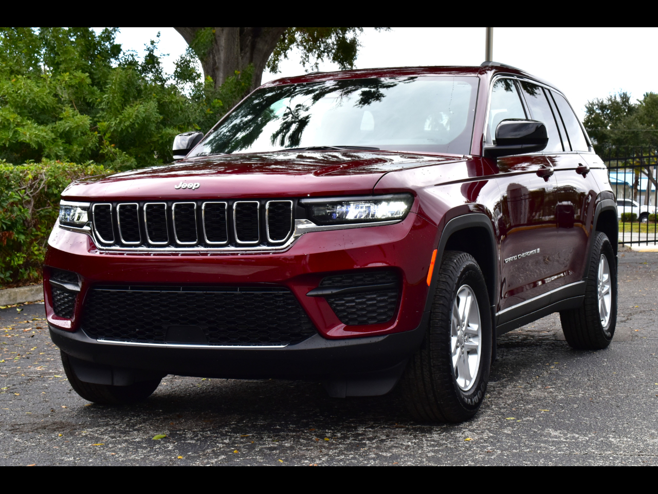 Jeep Grand Cherokee Laredo 4x2 2025