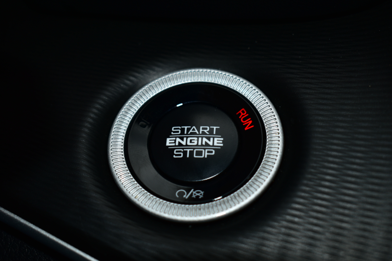 Jeep Grand Cherokee Laredo 4x2 2025