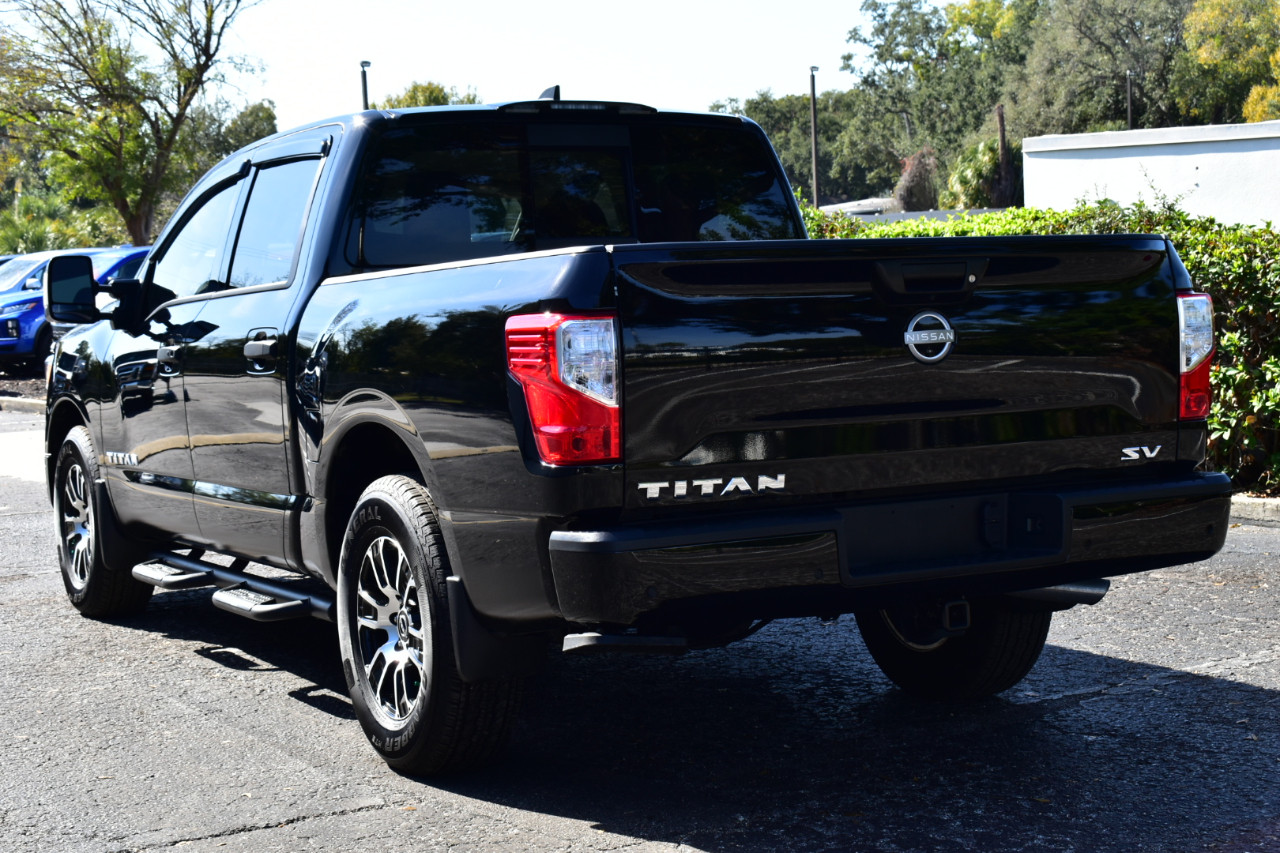 Nissan Titan 4x2 Crew Cab SV 2024