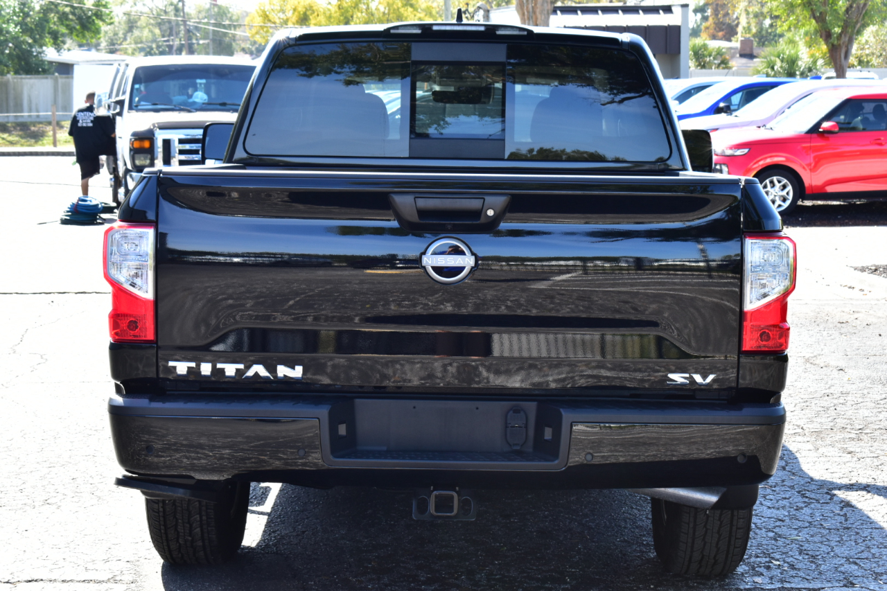 Nissan Titan 4x2 Crew Cab SV 2024
