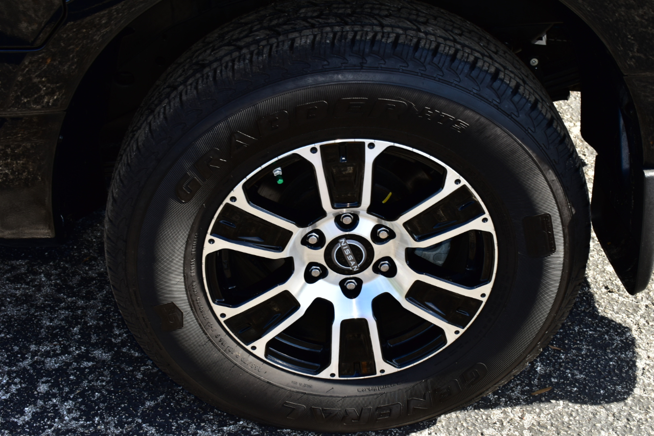 Nissan Titan 4x2 Crew Cab SV 2024