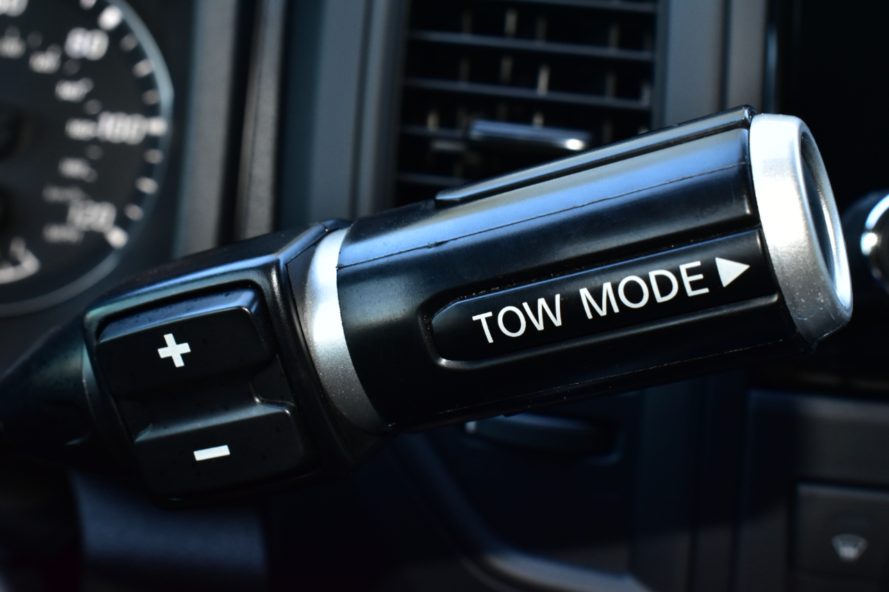 Nissan Titan 4x2 Crew Cab SV 2024