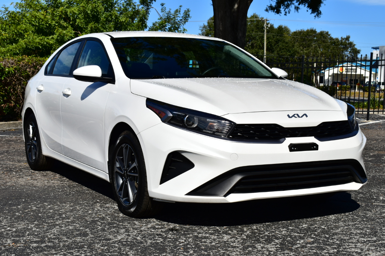 Kia Forte LXS IVT 2024